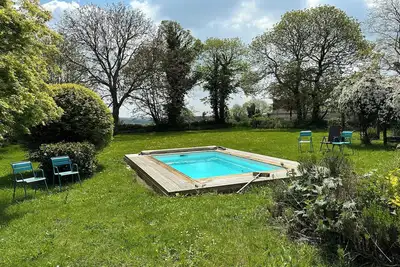 Image de Cottage à la campagne près du Mont-Saint-Michel, avec jardin et piscine
