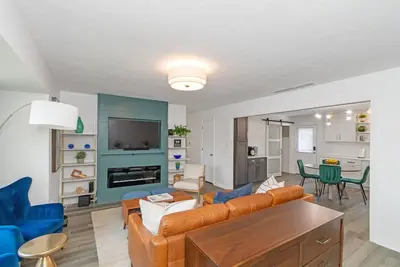 Image de In the heart of downtown Carmel, 3bd/2ba 30-day minimum stay. Dog Friendly!