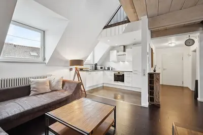 Image de Exquis 2. 5 Br Maisonette \"Jacobsen\" I Centre I Aircon I Netflix I Home Office