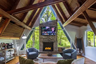 Image de New A-Frame Hot Tub Lakeview w/Access Pets Firepit
