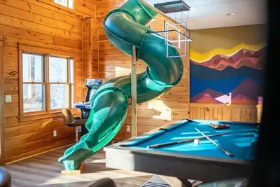 Image de Ski in/out at Hatley Pointe ~ Views ~ Indoor Slide