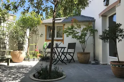 Image de Maison de ville avec petite cour abritée. Animaux de compagnie acceptés!