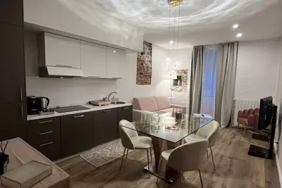 Image de Elegant apartment in the historic center of Orta San Giulio