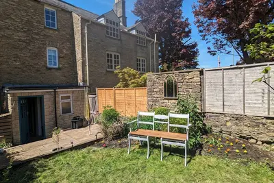 Image de 17th Century Borough Cottage -heart of Chipping Norton. Family and pet friendly!