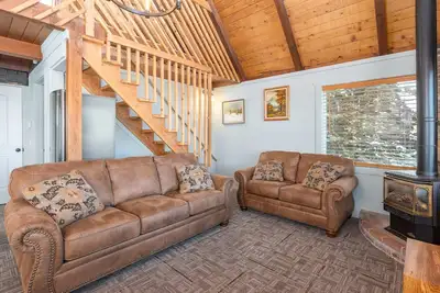 Image de Wild Flower - Secluded private cabin that is a ski in / ski out treasure