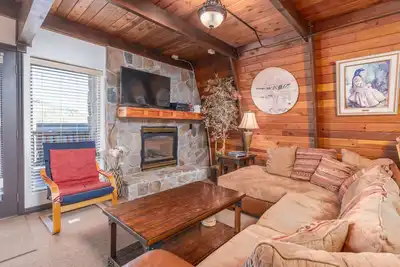 Image de Massie Cabin - Prime location for a Ski in / Ski out property next to 2 chairlif