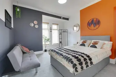 Image de Cosy home in Newland Avenue area