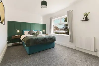 Image de Modern home near Alexandra Dock