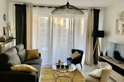 Image de Logement cosy avec parking