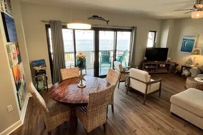 Image de Stunning 3rd Floor Gulf View Luxury Condo! Pool, Hot Tub, Private Balcony. ☀️