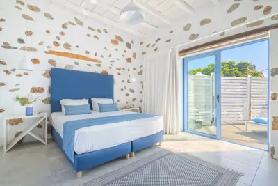 Image de Veranta luxury suite at Sfakia village, south west Crete island.