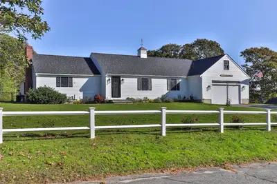 Image de Newly renovated house 3 minutes to Wequassett Resort and 7 minutes to Cbi.