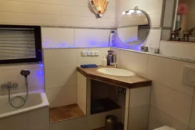 Image de Glamping - Wohnwagen mit Luxusbad und Küche Inmitten der Halbinsel Butjadingen