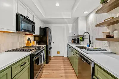 Image de The Positively Pink Pool Pad (Heated pool option! )