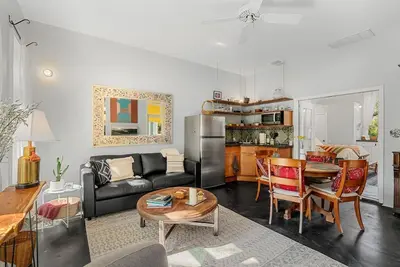 Image de Cute Cozy Casita {78704} South Austin Vibes