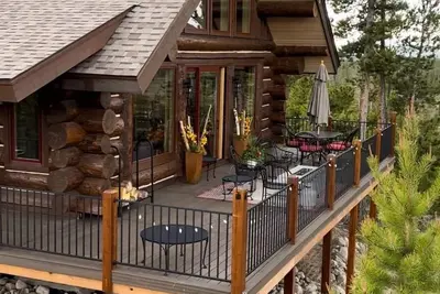 Image de Custom log home with incredible views! True Colorado!