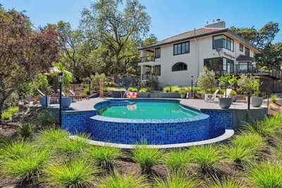Image de Tranquil Sonoma Retreat by Kohmsa Stays - Pool, Hot Tub, Bocce & Outdoor Kitchen
