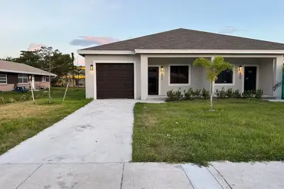 Image de New Construction clean 3 Bedroom 2 full Bathroom, Fully equipped kitchen