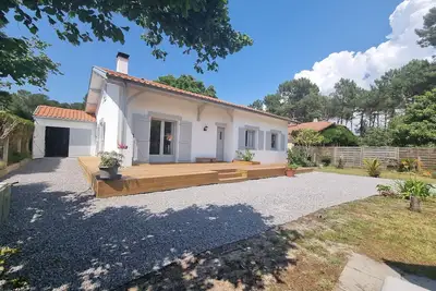 Image de Vieux Boucau: Maison familiale pour des vacances au calme à l'orée de la forêt.