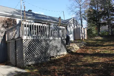 Image de Rennovated 3 Bed, 2. 5 Bath w/Walkout Basement, 2 Living Areas, Deck, Fenced Yard