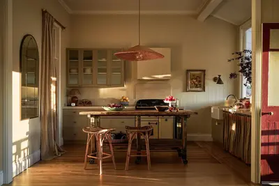 Image de Ballandean Lodge -110-year-old grand Queenslander set on a 6 acre olive grove.