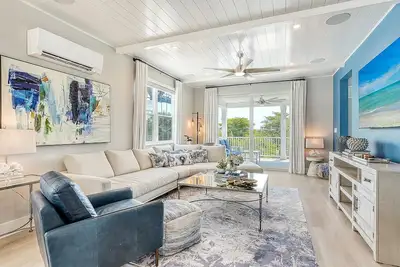 Image de Now booking for Summer! New! Saltwater Serenity. 08 Miles to Ami, Canal Front w\/Heated Pool!