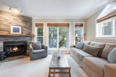 Image de Private Bike Storage | Free parking | Mountain Views | Window Ac