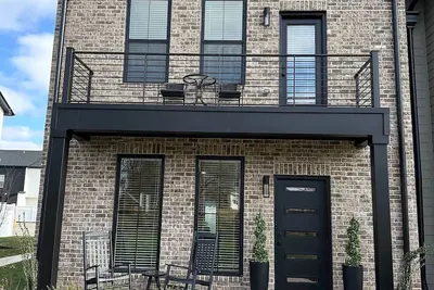 Image de Hidden Retreat Luxury Townhome - 3 Bd\/2. 5Ba 1 Mi to I24, 5 Mi to Shopping & Mtsu