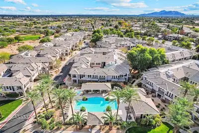 Image de Soak up the Sun- Golf Resort Style Condo