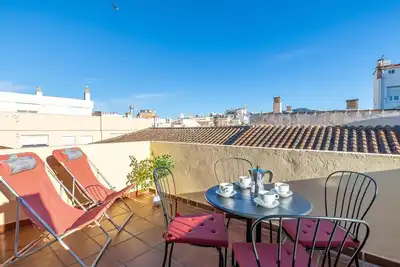 Image de H2m Lazcano with sunny terrace in old town