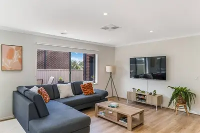 Image de Living The Dream At Lyric Crt