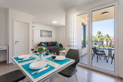 Image de Appartement d'une chambre avec le balcon et la vue sur le mer Podstrana, Split (A-20669-b)