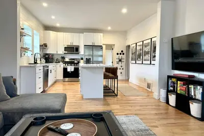 4br Highlands Home - Modern Style & Comfort