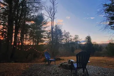 Image de Modern Designer Cabin with Fire Pit and Hiking