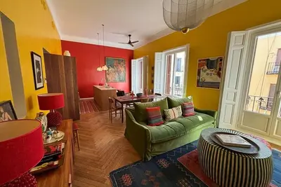 Image de Artsy Gem | Colorful 1br home in Antón Martín