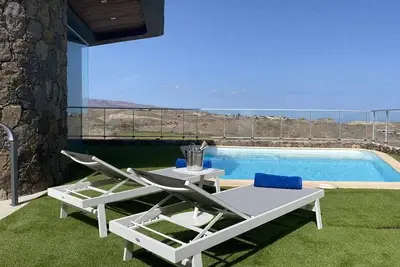 Image de Villa Calm Ocean Views by Infinity Summer