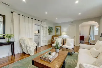 Image de Happy Coastal Cottage for 6