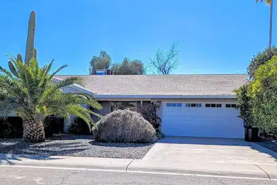 Image de Comfort and tranquility near Old Town Scottsdale.