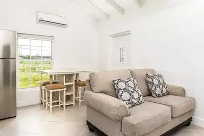 Image de Cozy Island Apartment | Kitchen | A\/C | Near Beach