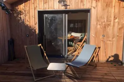 Image de Jolie cabane avec grande terrasse  bois pour 4 voyageurs