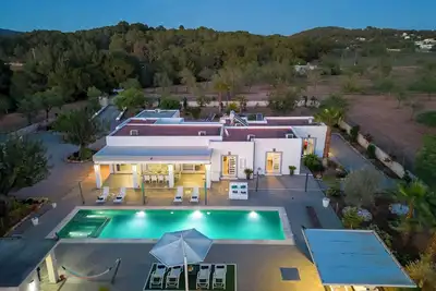 Image de Villa in San Antonio Sleeps 10