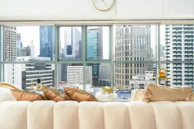 Image de Karaoke Luxury Loft Premier Elegance w\/360SkyView\n\n