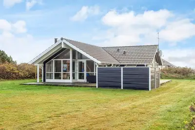 Image de Maison de vacances pour 8 a Harboøre-By Traum