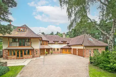 Image de Scotsdale - secluded family home\n