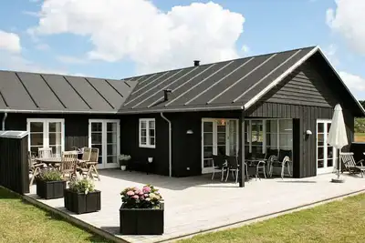 Image de Maison de vacances pour 10 a Nysted-By Traum