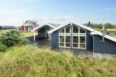 Image de Maison de vacances pour 10 a Harboøre-By Traum