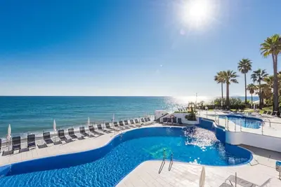 Image de Appartement en première ligne avec jardin 6 pers au bord de la mer