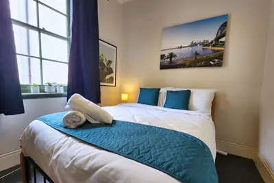 Image de Charming 2br Unit | The Rocks | Free Wifi &Linens