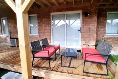 Image de ❤ City-View Apartment with Hot Tub (4 Bedrooms) ❤