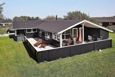 Image de Maison de vacances pour 8 a Hjørring-By Traum